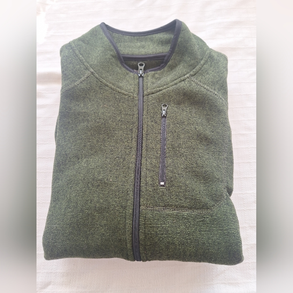 NWT Men's Fleece Sweater Size S
